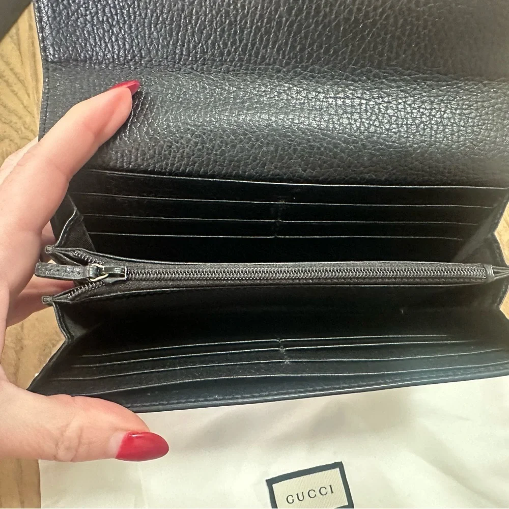 Gucci Black InterlockingG Pebbled Leather Wallet with Chain, Box and Dustbag.
